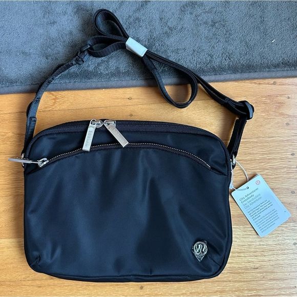 lululemon athletica Handbags - NWT Lululemon Black City Adventurer Double Zipper Crossbody Bag